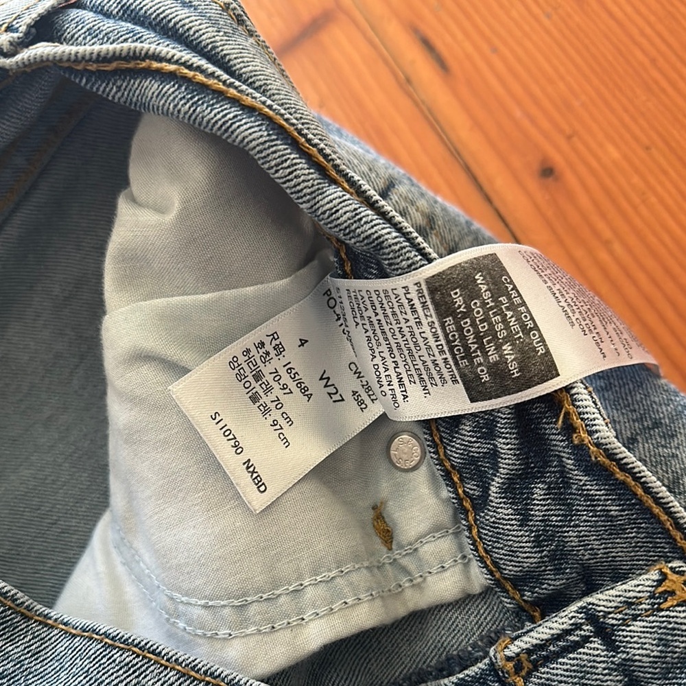Signature Levi Strauss Heritage High‎ Rise Denim Shorts | 27 / 4 - Picture 4 of 6